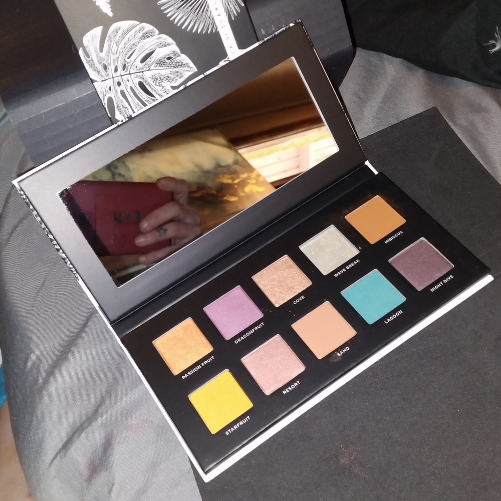 Deck Of Scarlet Eye Palette & Island Fever Lip Luster